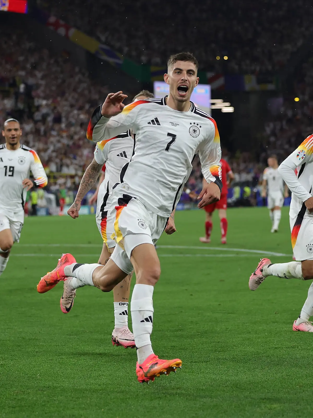 Bild zu: "Geht die DFB-Party gegen Spanien weiter? Das sagt die KI!"