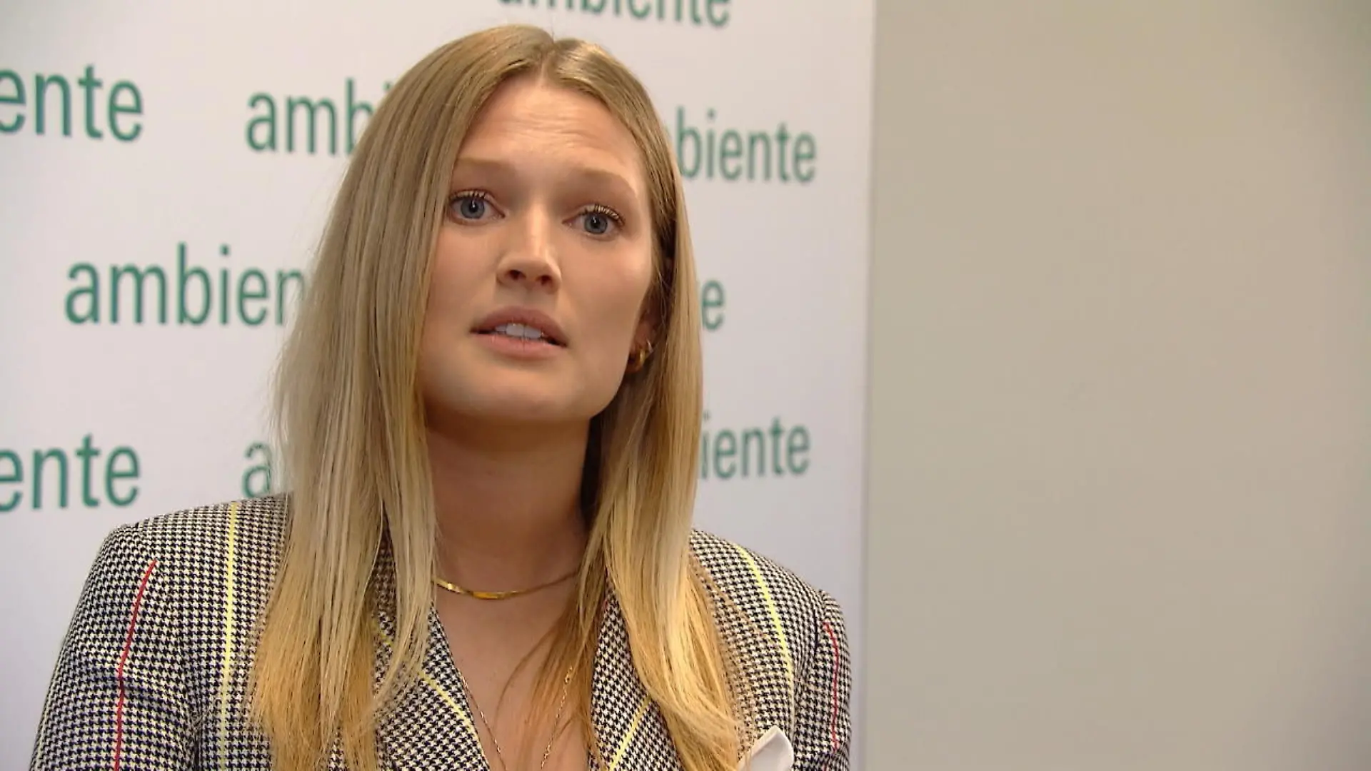 Toni Garrn packt über ihre Zeit als Engel aus "Victoria's Secret"-Skandal