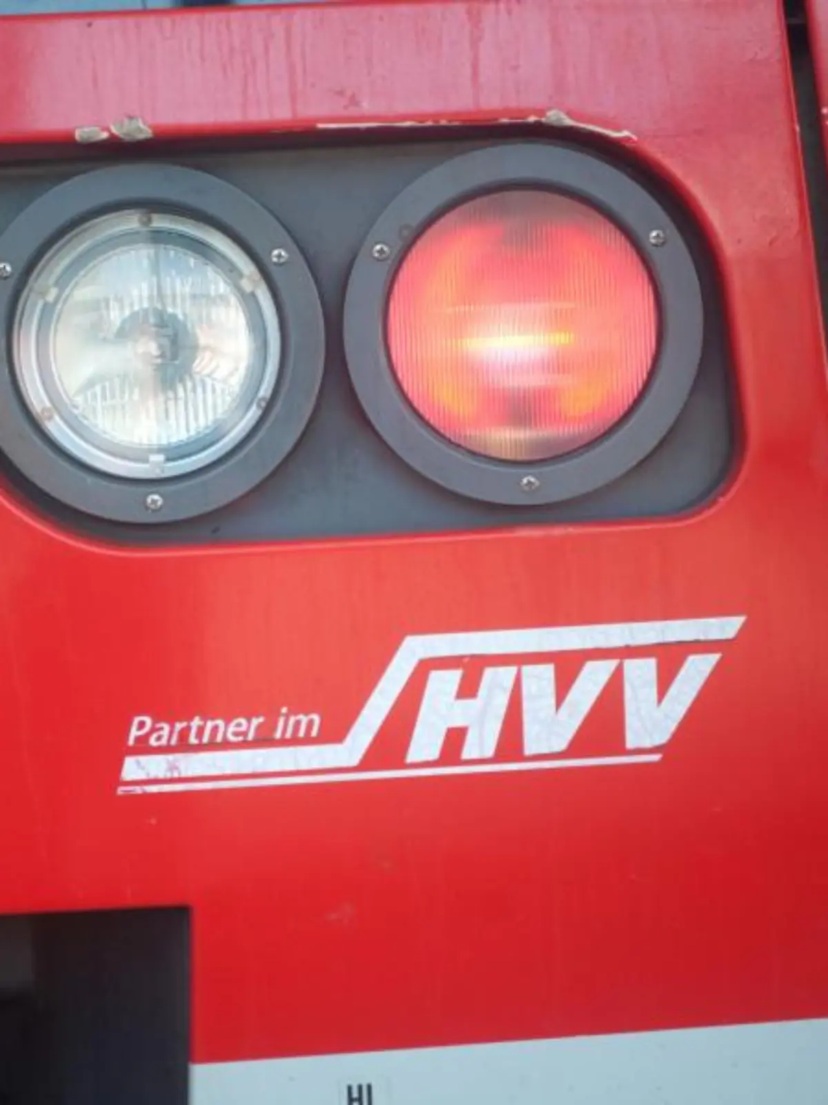 Beim Aussteigen kommt es an dem S-Bahnhof zu dem schrecklichen Unglück.