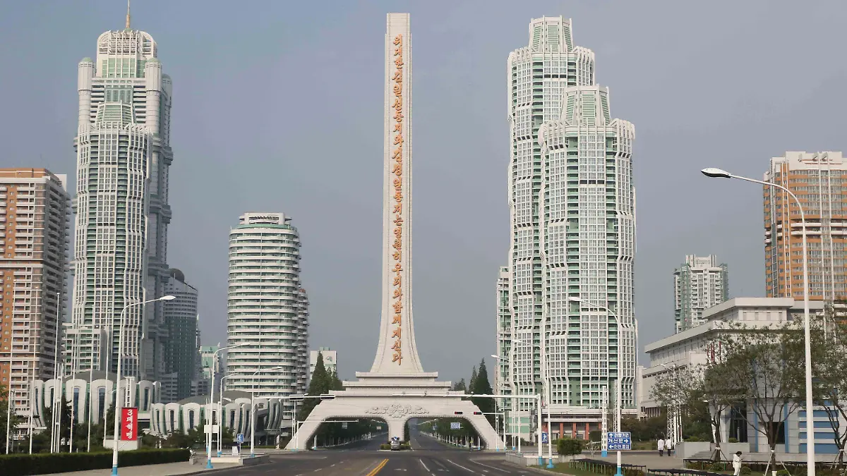 16.05.2022, Nordkorea, Pjöngjang: Die Ryomyong-Straße ist Leer von Autos. Foto: Jon Chol Jin/AP/dpa +++ dpa-Bildfunk +++