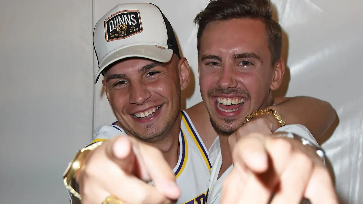 BERLIN, GERMANY - AUGUST 10: Pietro Lombardi and Sebastian Wurth (both from the 8th season of DSDS) during the Schlagerolymp Open Air Festival at Freizeit - und Erholungspark Luebars on August 10, 2019 in Berlin, Germany. (Photo by Tristar Media/Getty Images)