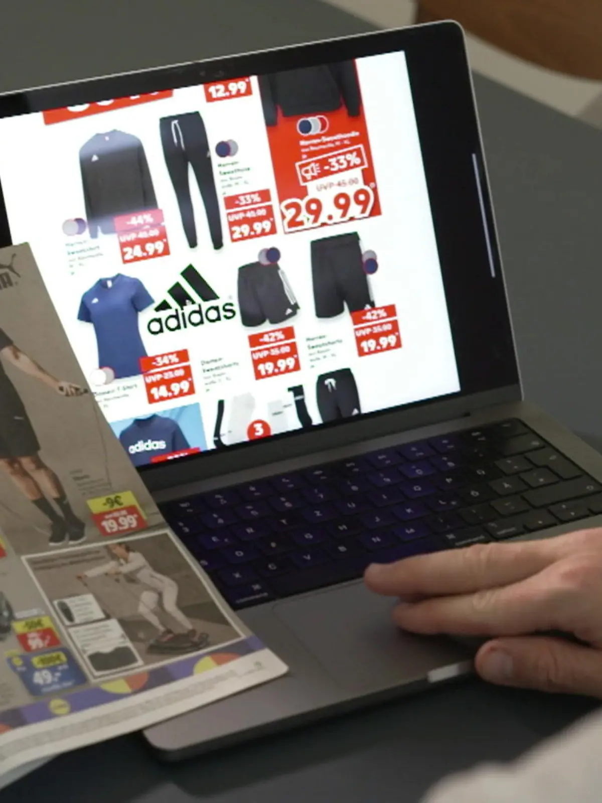 Bild zu: "Immer häufiger Markenware bei Discounter-Aktionen: Warum ihr da genauer hinschauen solltet!"