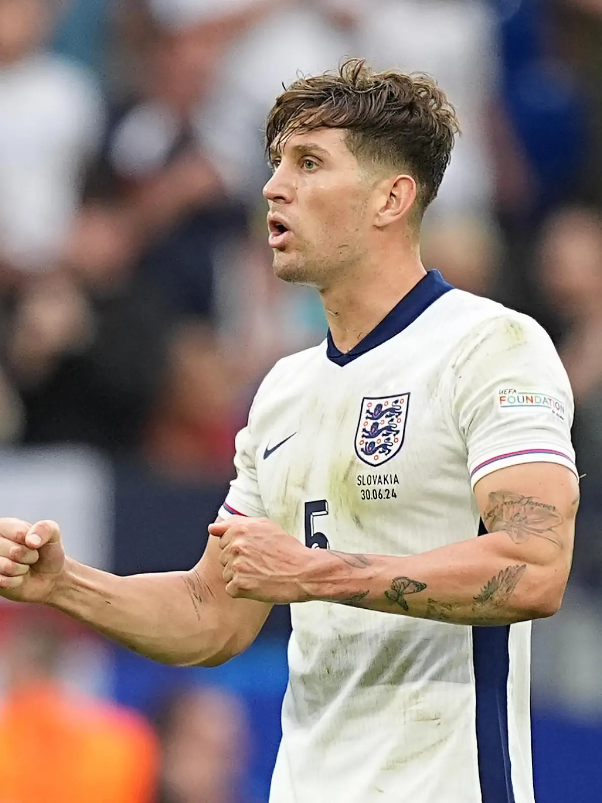 John Stones widmet den Sieg einem verstorbenen Jungen.
