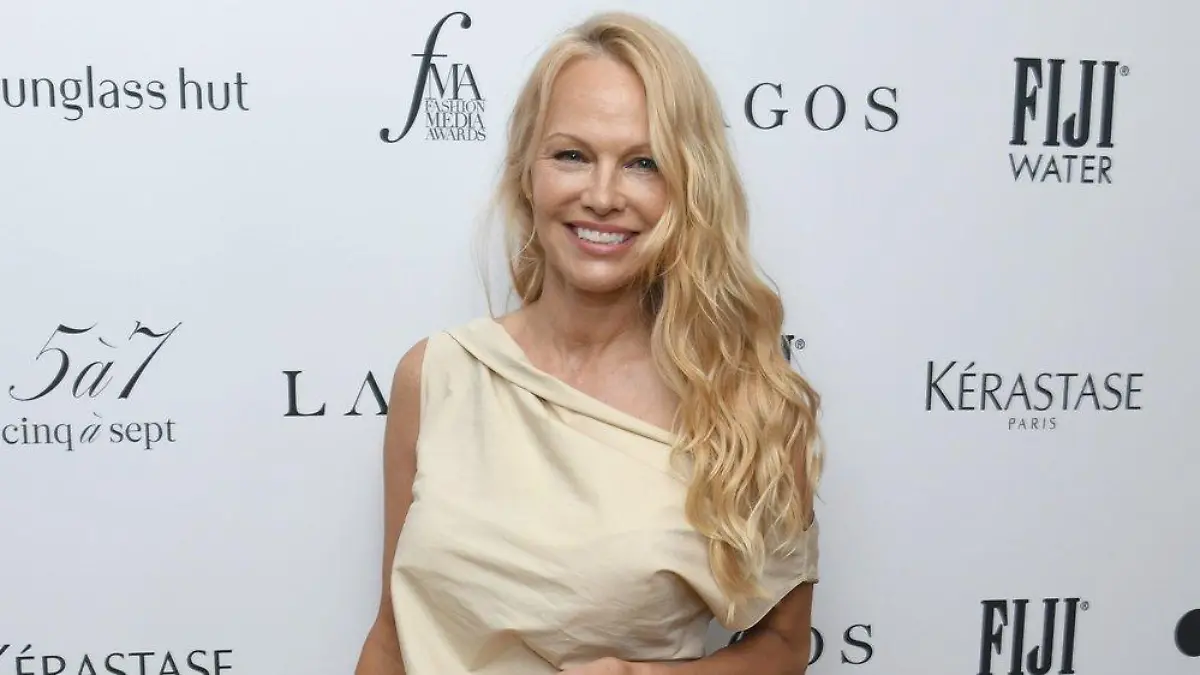 Pamela Anderson feiert ihren 57. Geburtstag mit Gartenarbeit