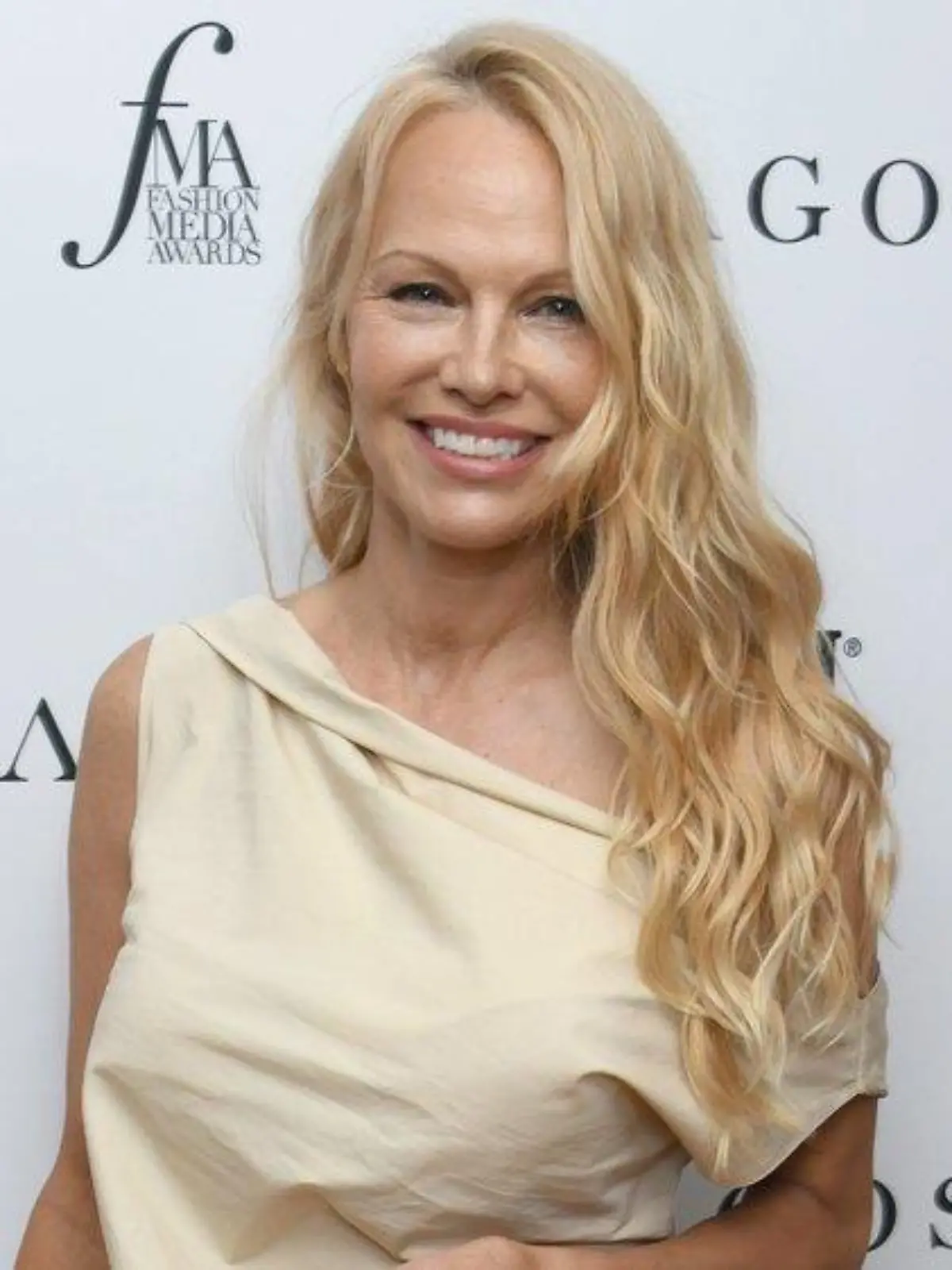 Pamela Anderson feiert ihren 57. Geburtstag mit Gartenarbeit