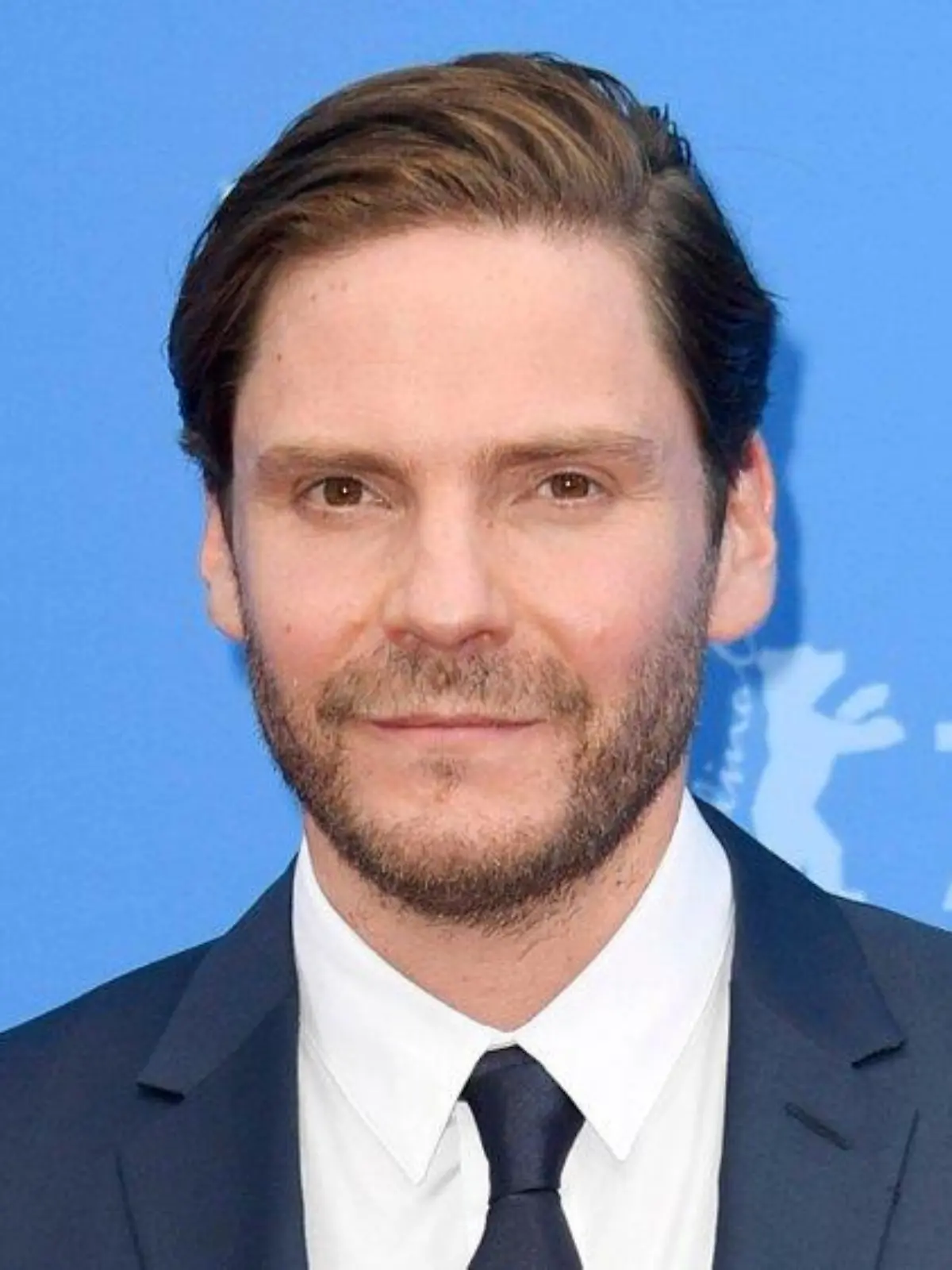 Zweite Regiearbeit: Daniel Brühl dreht Film über Tennislegende