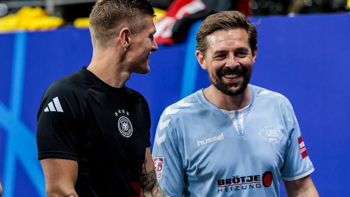 Klaas Heufer-Umlauf mit Toni Kroos