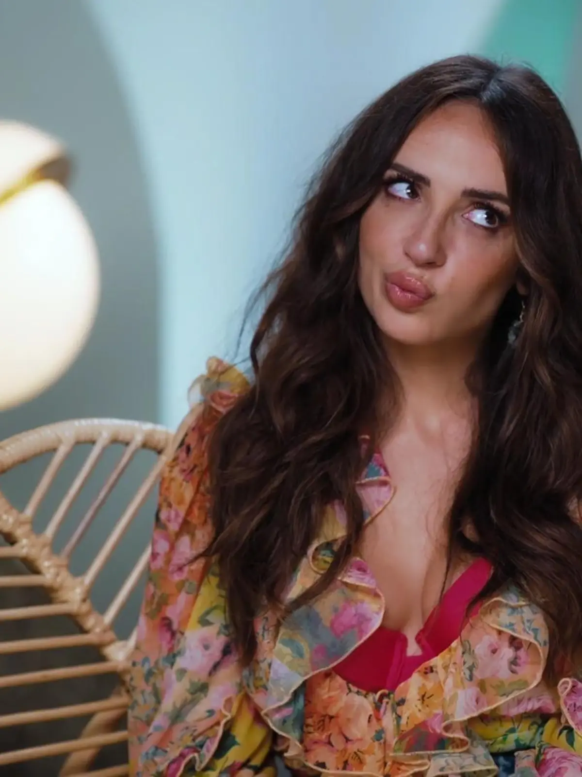 Bachelorette Jennifer Saro ist nicht wirklich begeistert, dass Julian sich in Sachen Erziehung wichtig machen will.
