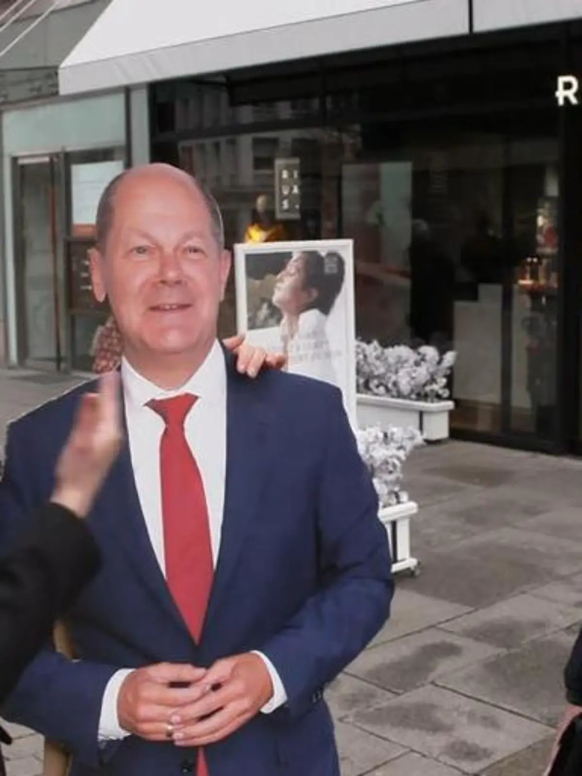 Bild zu: "Scholz-Doppelgänger gesucht"