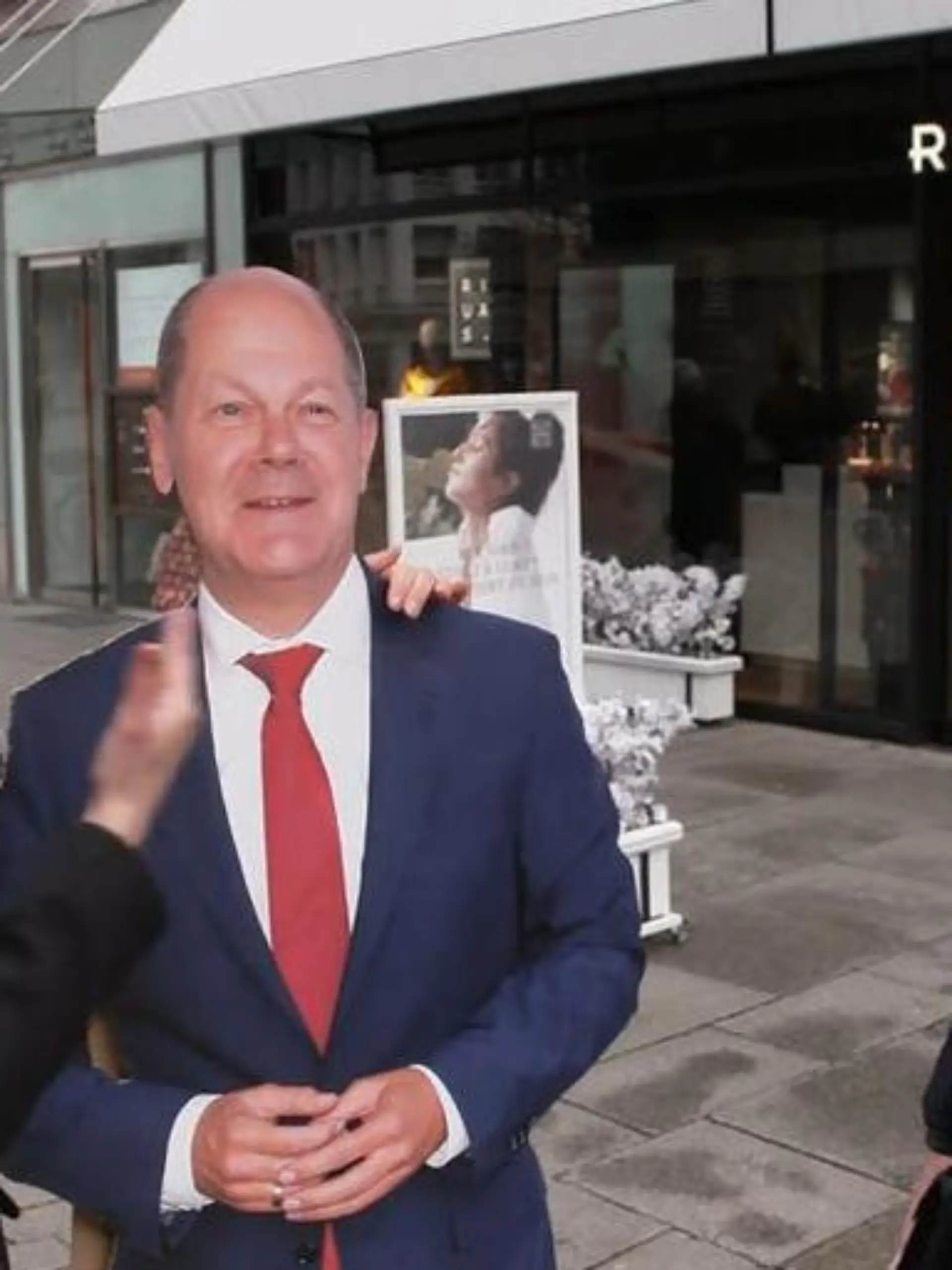 Bild zu: "Scholz-Doppelgänger gesucht"