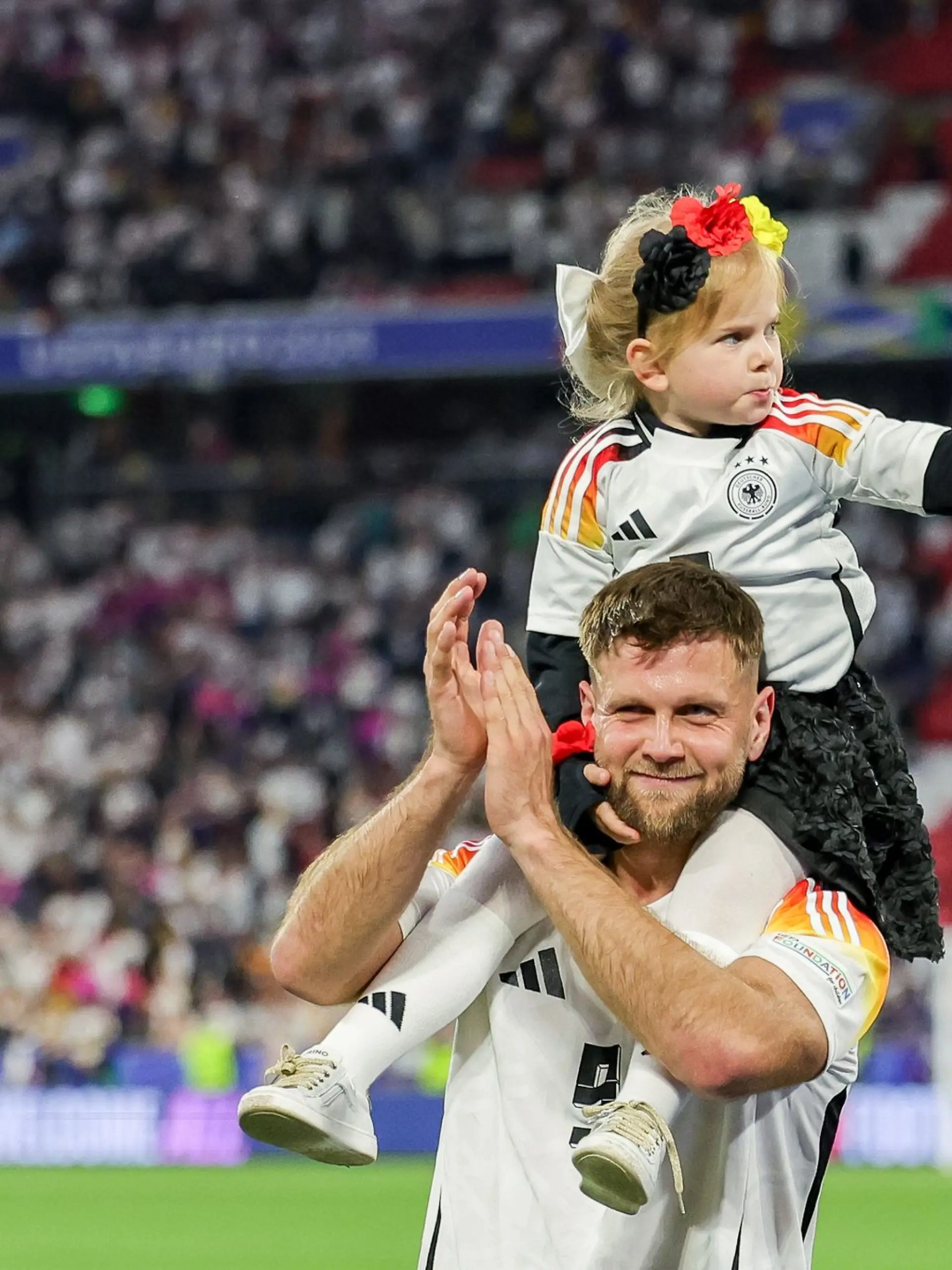 Bild zu: "DANKE für dieses Fußball-Superjahr, Fülle!"