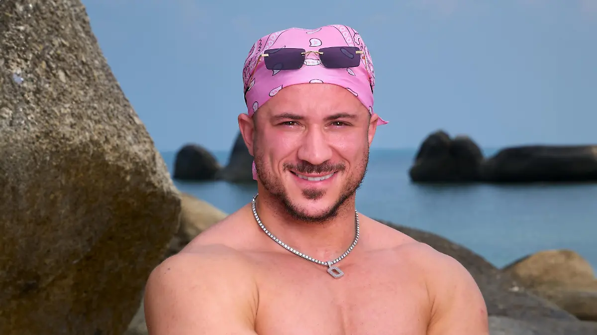 Ozan, 27, Social Media Manger aus Hamburg