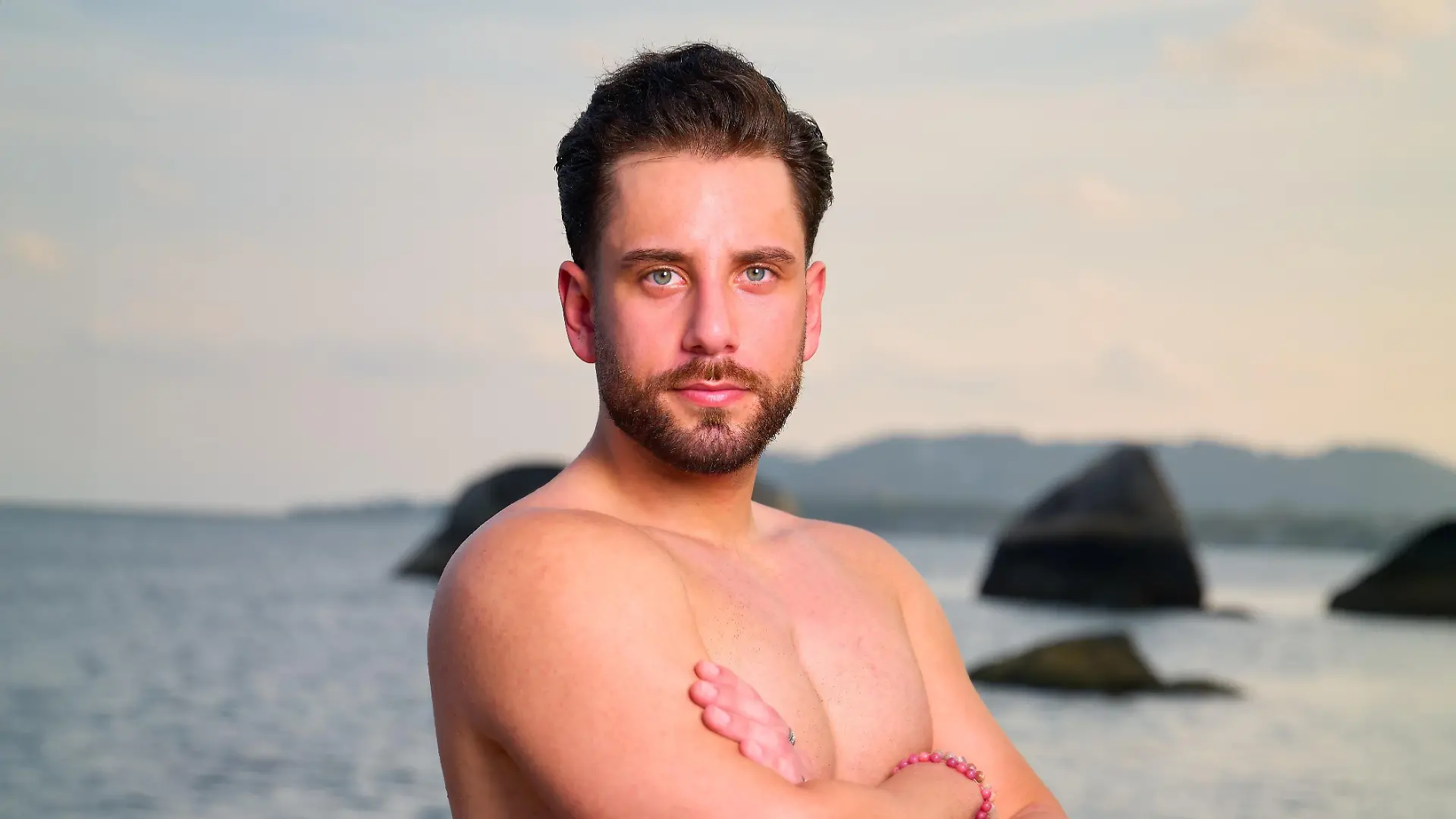 Kaan, 27, Fuhrparkmanager und Influencer aus Duisburg