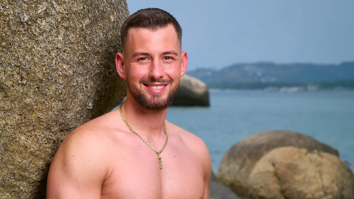 Antonino, 27, Fitnesstrainer aus Frankfurt