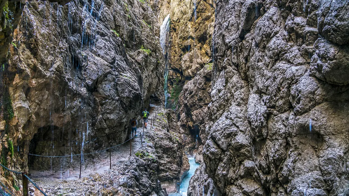 Die Schlucht Höllentalklamm bei Grainau, Garmisch-Partenkirchen, Oberbayern, Bayern, Deutschland | Höllentalklamm gorge near Grainau, Garmisch-Partenkirchen, Bavaria, Germany
