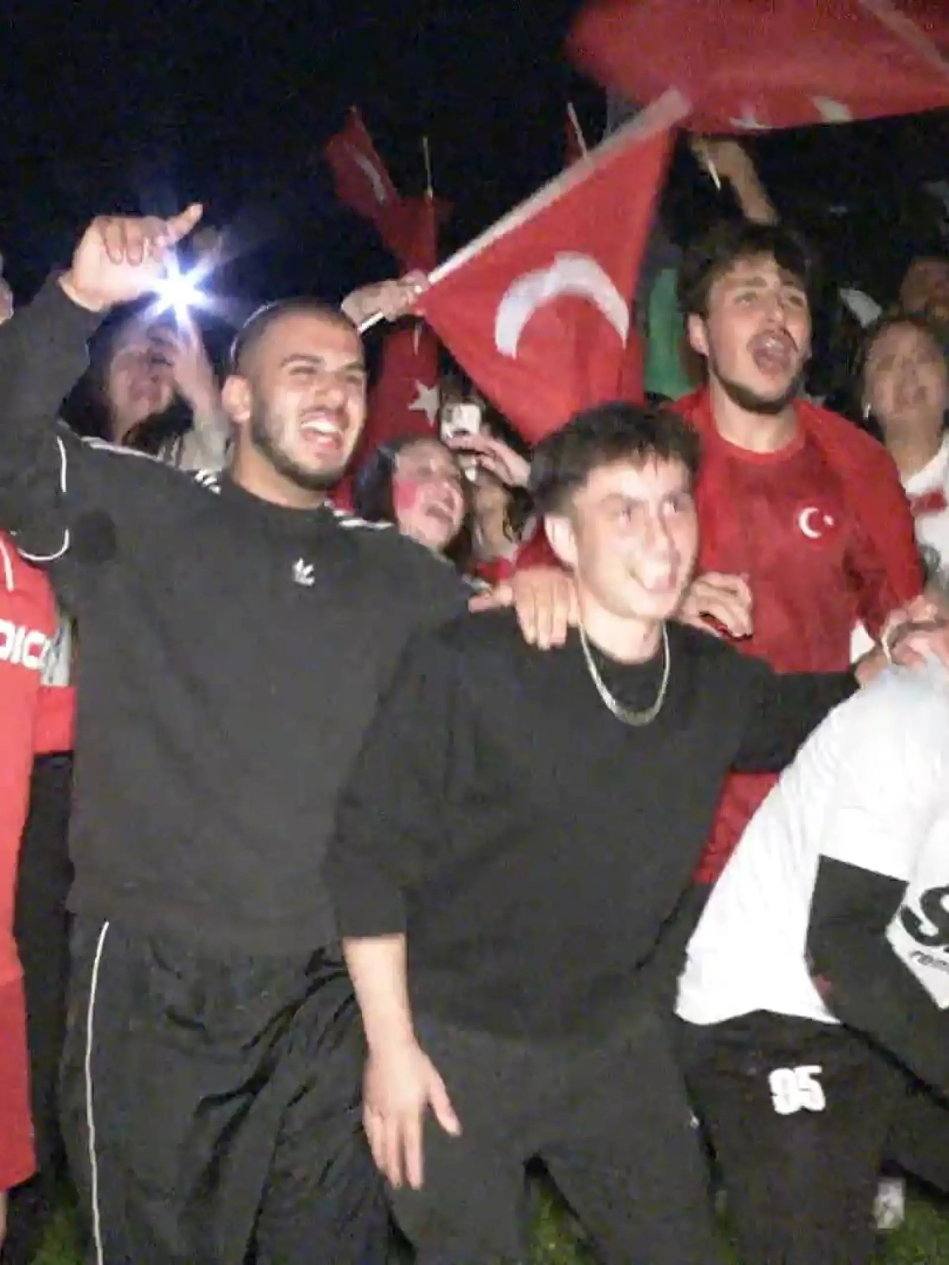 Bild zu: "Ekstase bei Türkei-Fans"