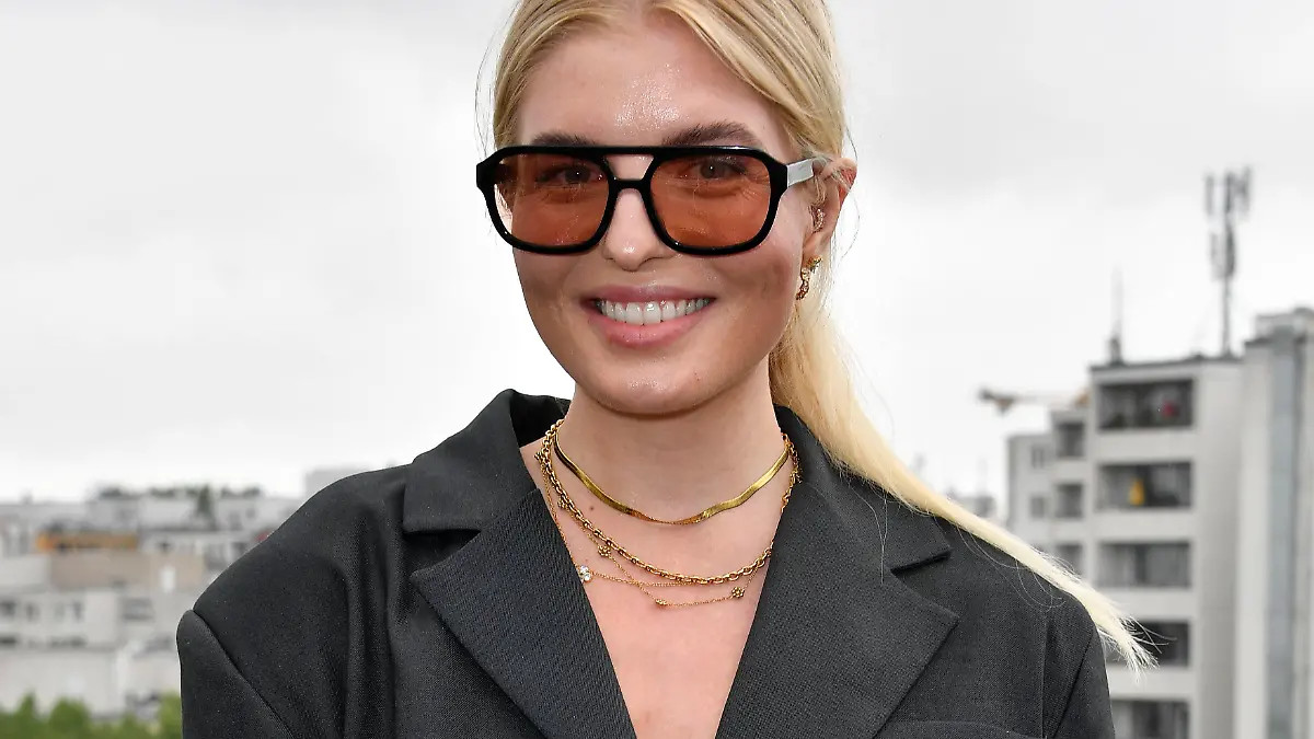 Antonia Hemmer ist Gast bei einer Veranstaltung am Rande der Berliner Fashion Week.