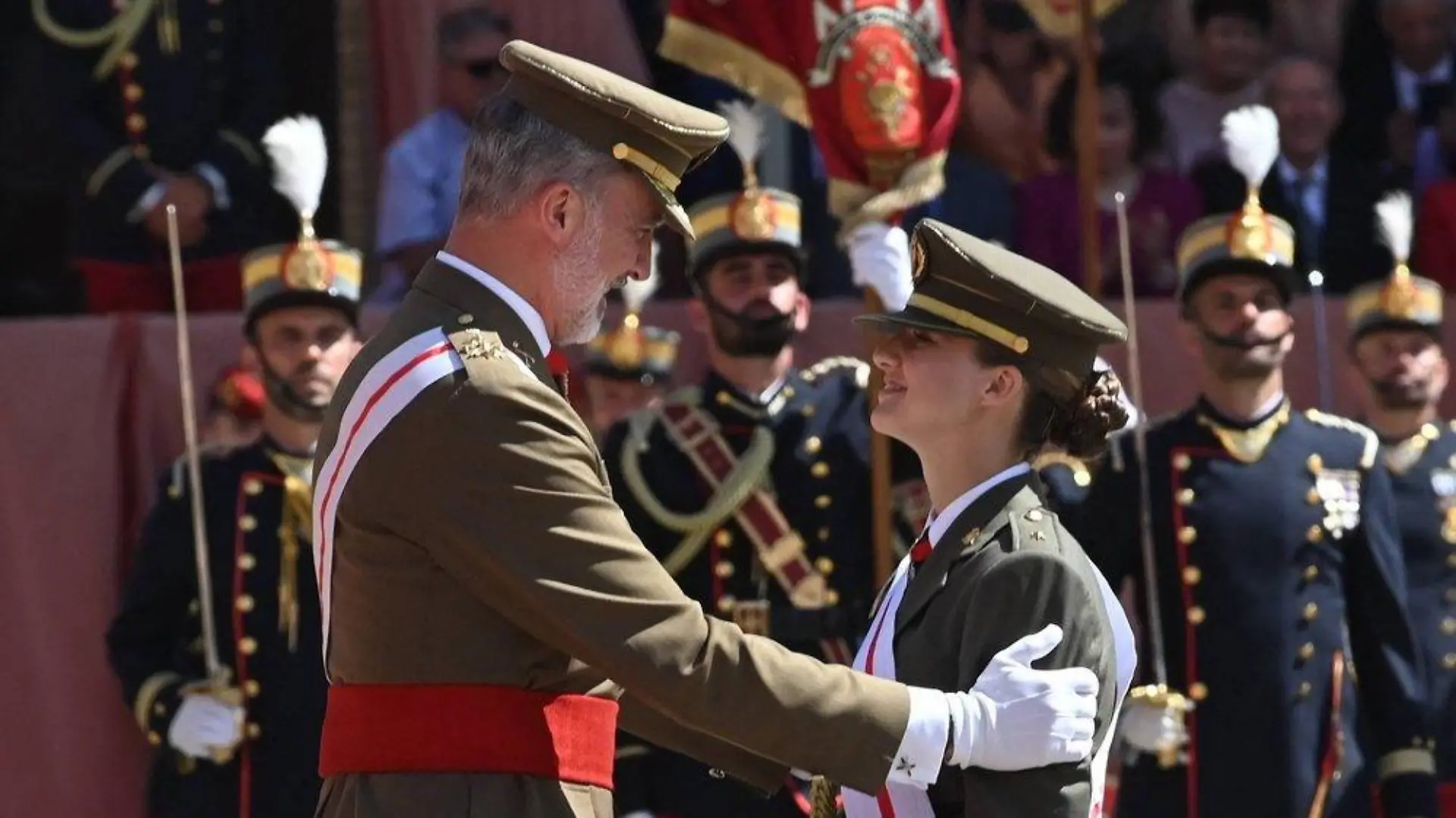 König Felipe: Militärische Ehren für Tochter Leonor