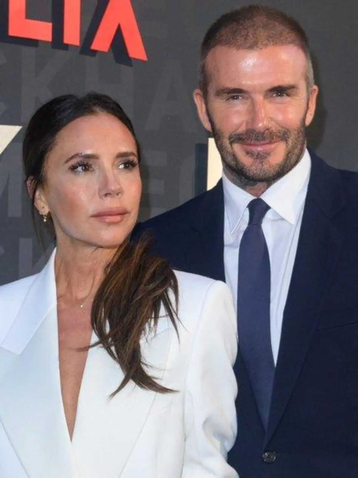 Victoria und David Beckham feiern Silberhochzeit in ikonischen Outfits