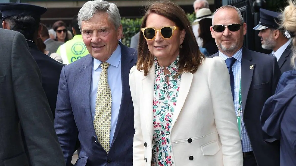 Kates Eltern zeigen sich gut gelaunt in Wimbledon