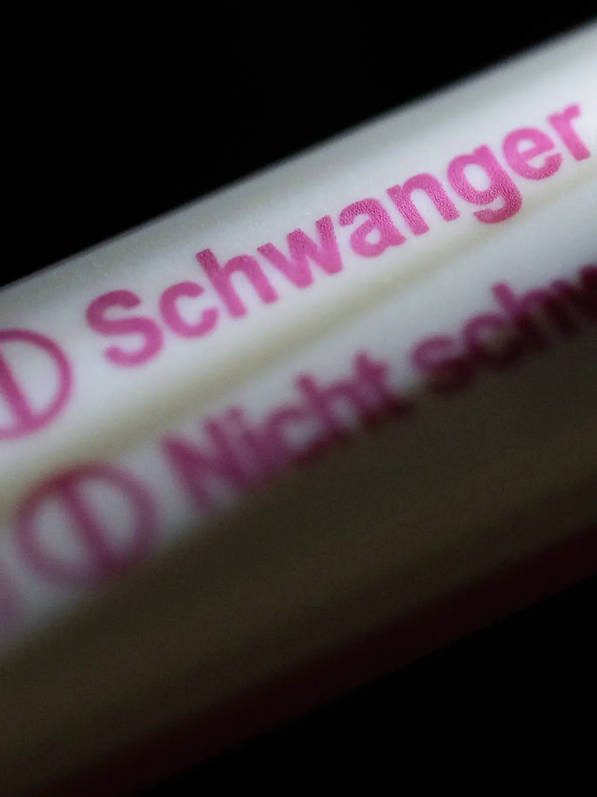 Bild zu: "Damit sie das Baby verliert – 16-Jähriger verprügelt schwangere Freundin"