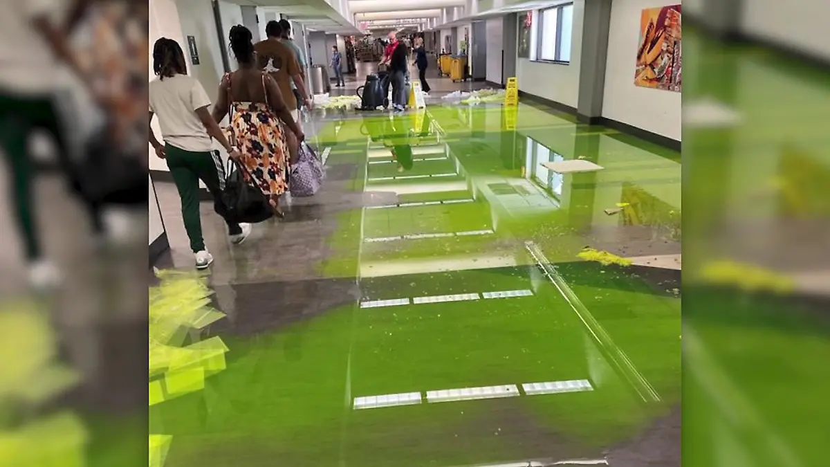 Grüne Flüssigkeit strömte im Flughafen Miami von der Decke