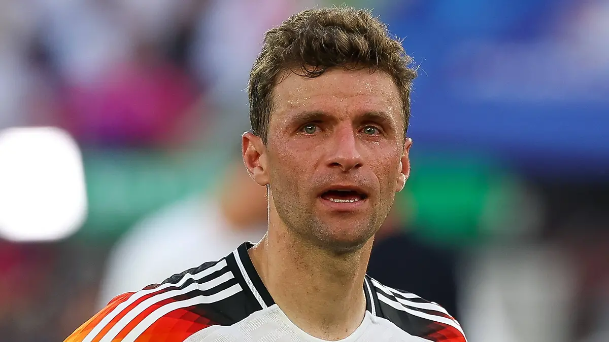 Thomas Müller ist nach der bitteren Niederlage gegen Spanien sichtlich enttäuscht.
