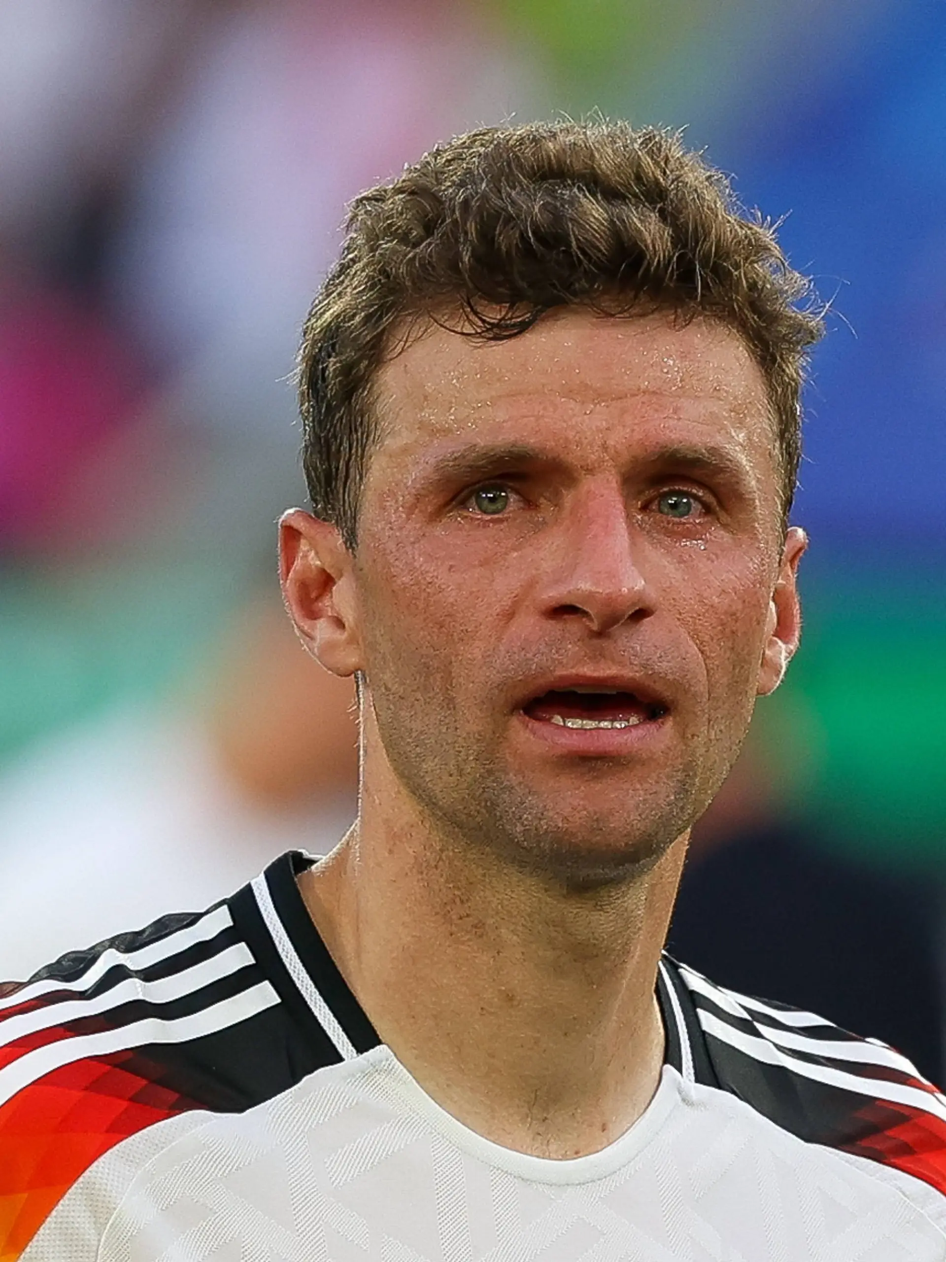 Thomas Müller ist nach der bitteren Niederlage gegen Spanien sichtlich enttäuscht.