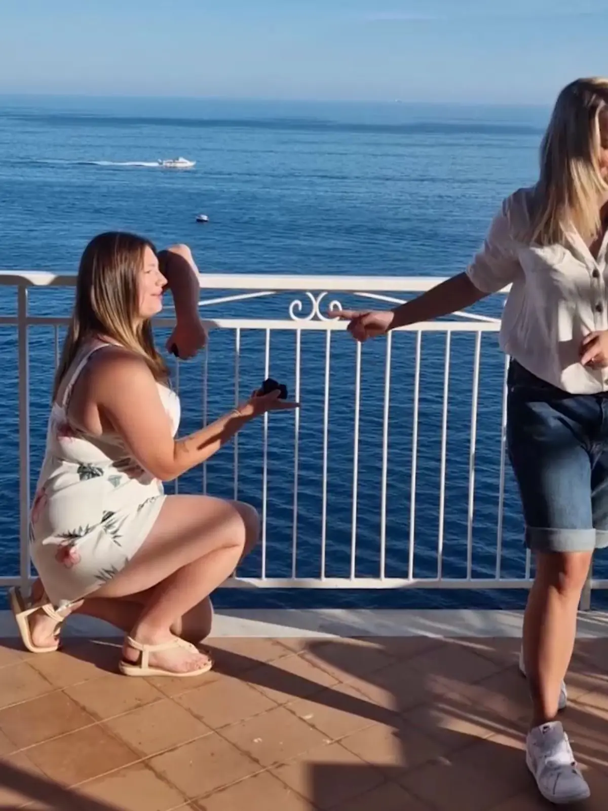 Shanice macht ihrer Partnerin einen Heiratsantrag und die rennt plötzlich weg!