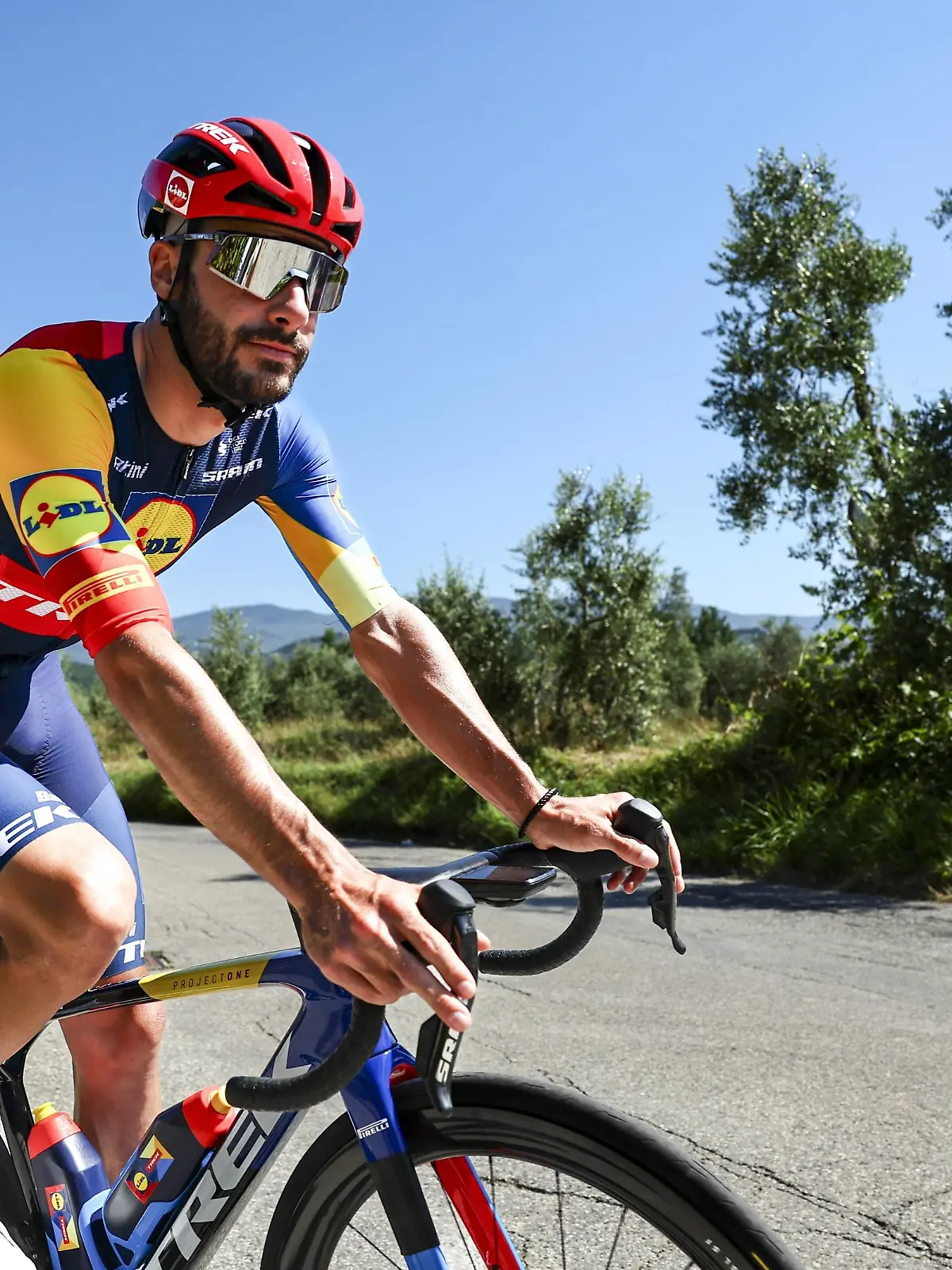 French Julien Bernard of Lidl-Trek pictured in action during preparations ahead of the 2024 Tour de France cycling race, Friday 28 June 2024, in Florence, Italy. The 111th edition of the Tour de France starts on Saturday 29 June in Florence, Italy, and will finish in Nice, France on 21 July. DAVIDxPINTENS PUBLICATIONxNOTxINxBELxFRAxNED x95415057x