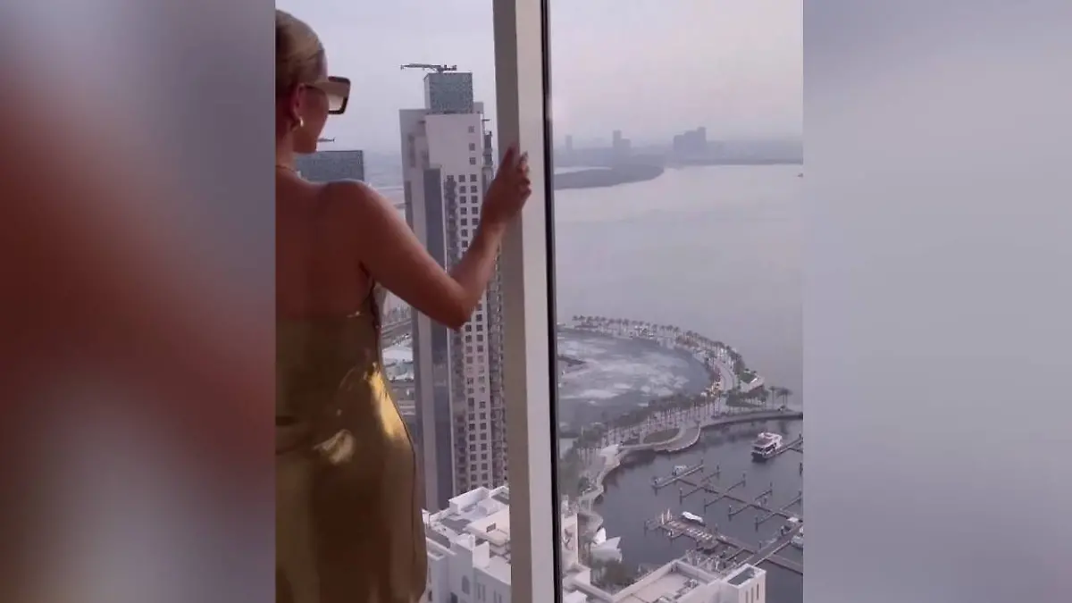 Kim Virginia Hartung in ihrer neuen Wohnung in Dubai