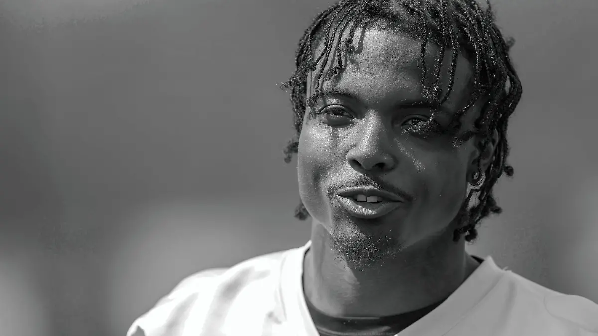 EAGAN, MN - MAY 10: Minnesota Vikings cornerback Khyree Jackson 31 talks with the media during Minnesota Vikings Rookie Camp on May 10, 2024, at TCO Performance Center in Eagan, MN.Photo by Nick Wosika/Icon Sportswire NFL, American Football Herren, USA MAY 10 Minnseota Vikings Rookie Camp