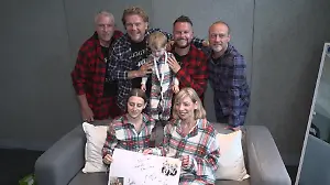 "Caught in the Act"-Fantreffen Im Schlafanzug