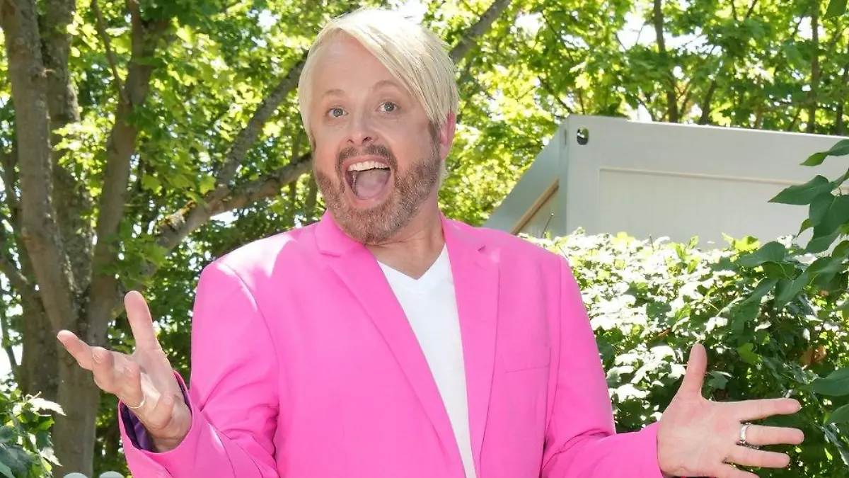 Zum 50. Geburtstag: Fakten über Paradiesvogel Ross Antony