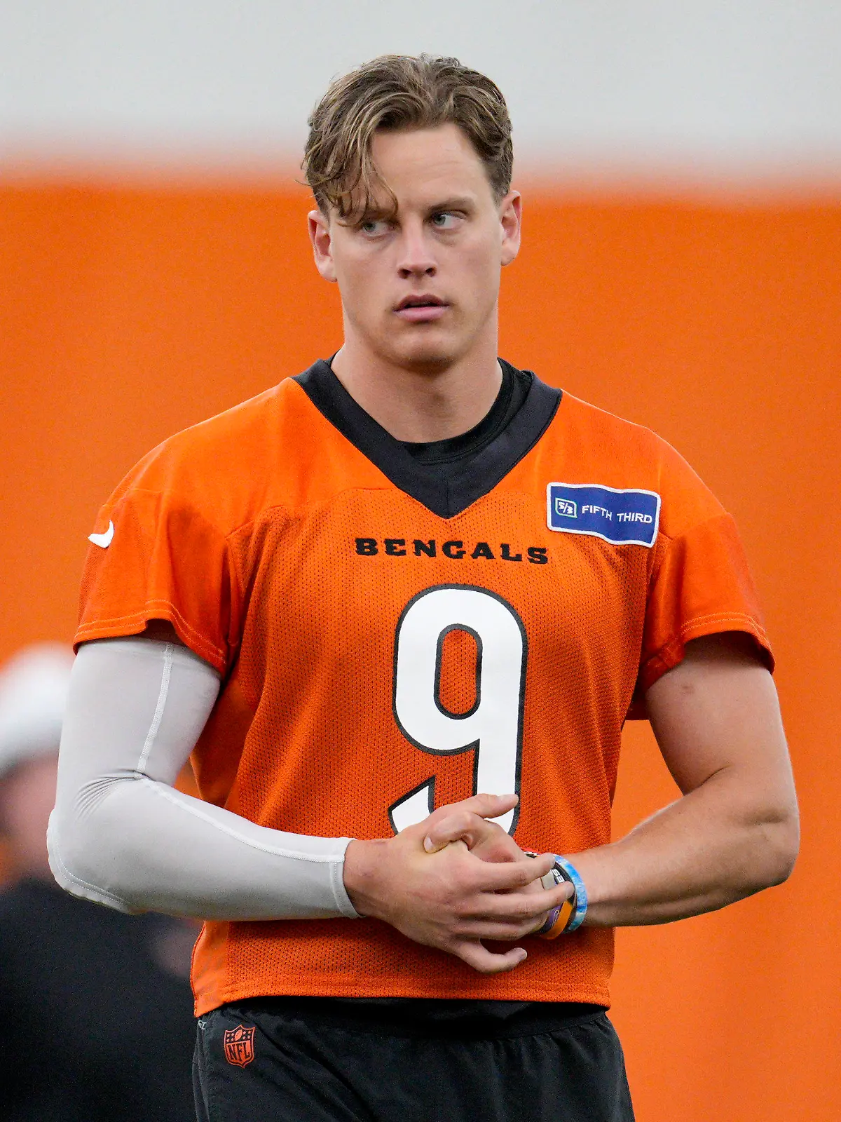 Cincinnati Bengals' Joe Burrow participates in an NFL football practice, Tuesday, June 11, 2024, in Cincinnati. (AP Photo/Jeff Dean)