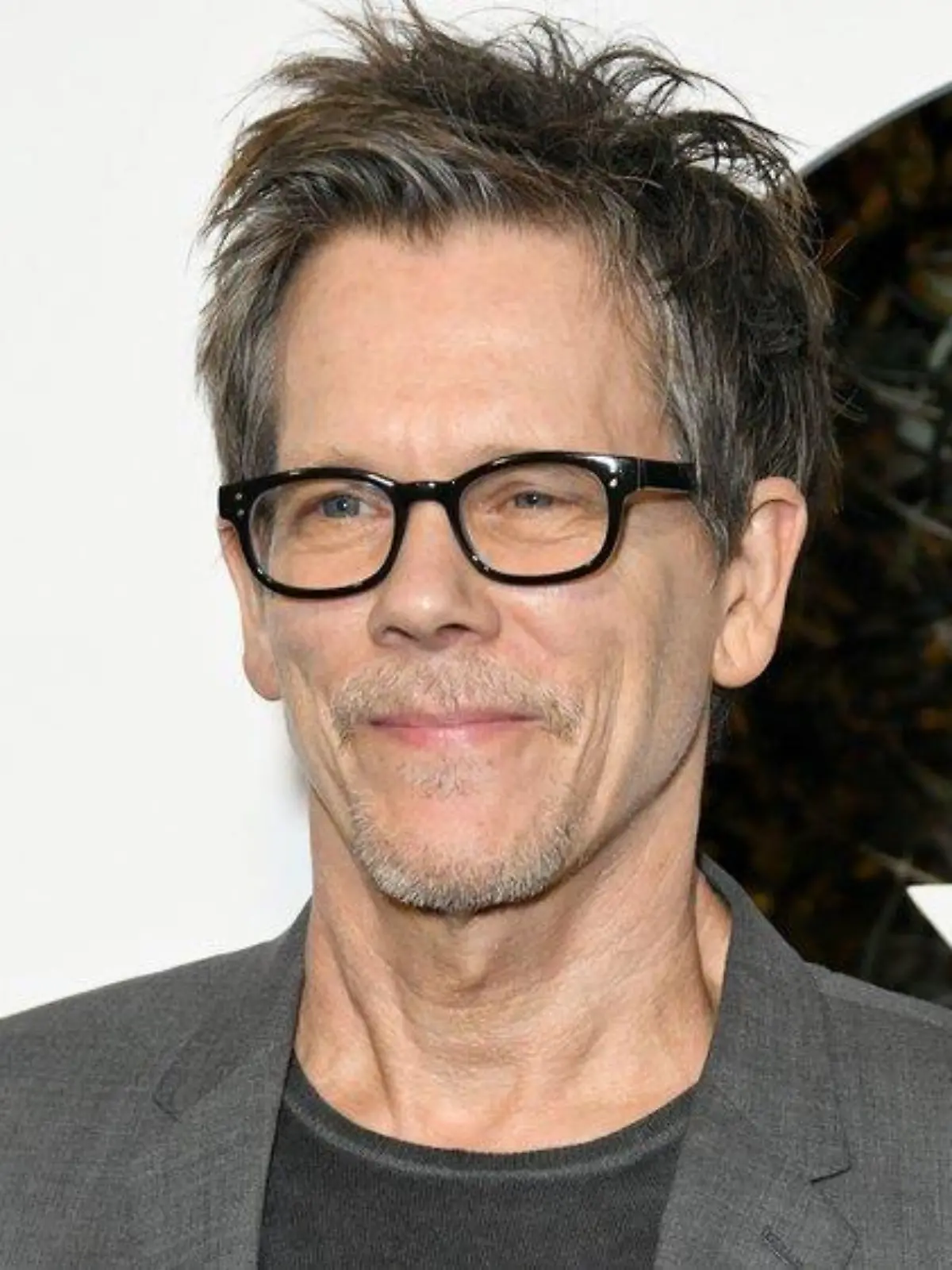 Mit 66 Jahren: Kevin Bacon grüßt oben ohne zum Geburtstag