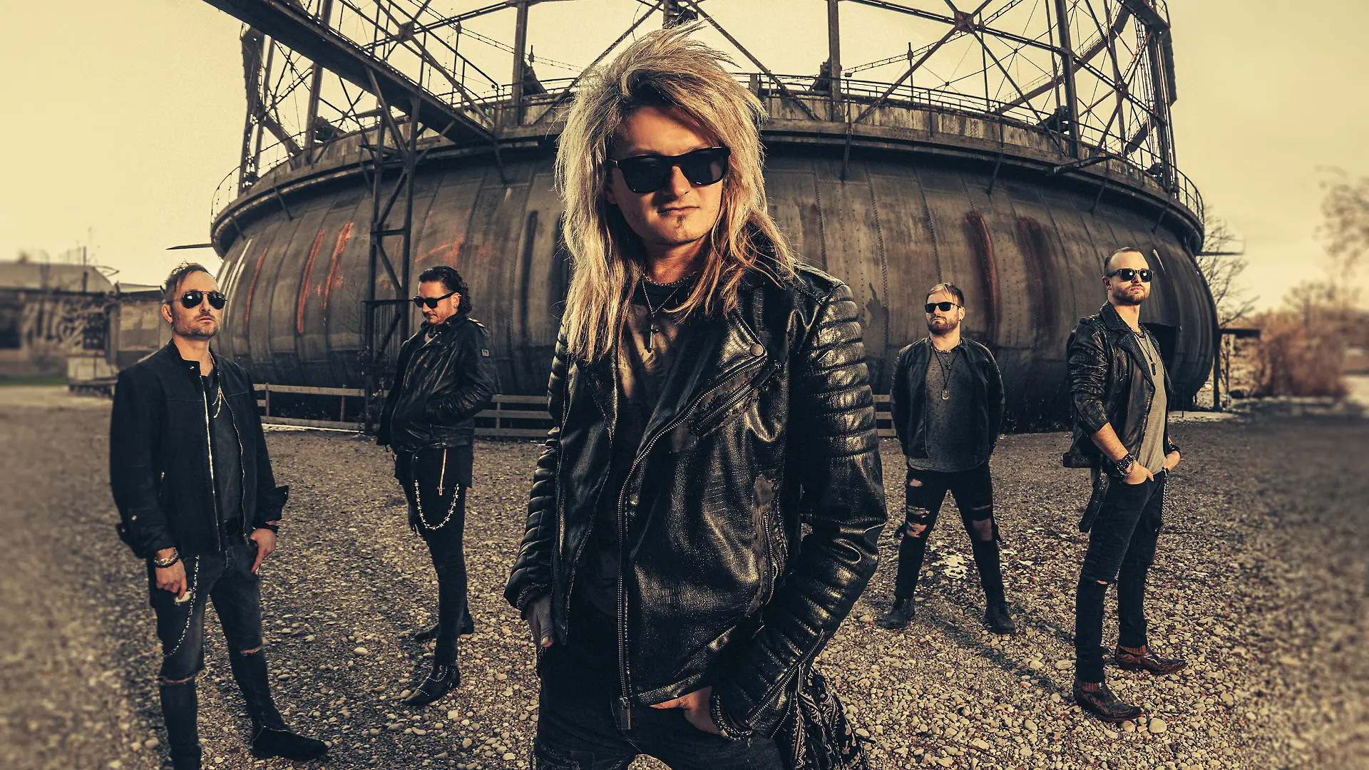 2024-kissin dynamite-band pic-press-photo credit-Holger Fichtner.jpg