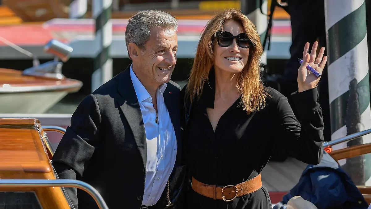 Wollte Carla Bruni ihrem Mann aus der Klemme helfen? (Archivbild)