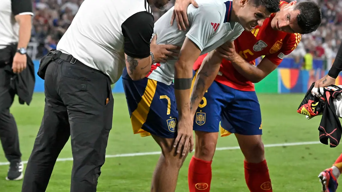 Ein Ordner verletzt Alvaro Morata
