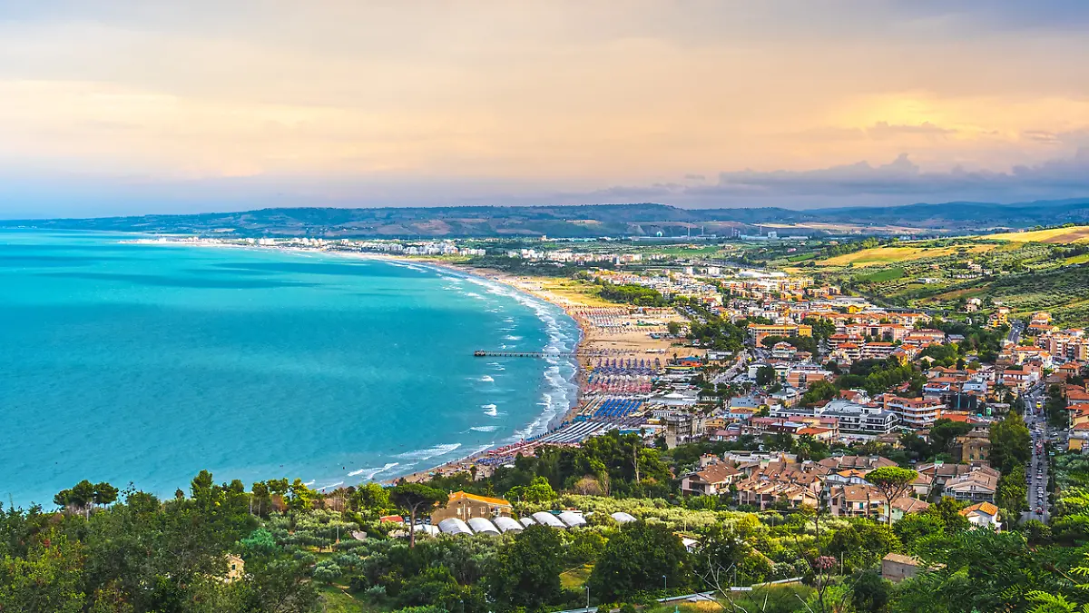 Einer der malerischen Orte in den Abruzzen ist Vasto Marina