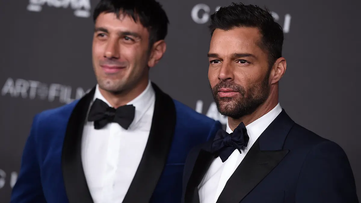 ARCHIV - 03.11.2019, USA, Los Angeles: Ricky Martin und Jwan Yosef kommen zur LACMA Art and Film Gala 2019 im Los Angeles County Museum of Art. (zu dpa «Ricky Martin prangert homophobe Reaktionen auf Fotos mit Ehemann an» vom 30.06.2021) Foto: Jordan Strauss/Invision/AP/dpa +++ dpa-Bildfunk +++