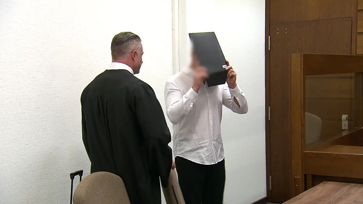 Felix C. beim neuerlichen Prozessauftakt Ende Mai in Köln. (Archiv)