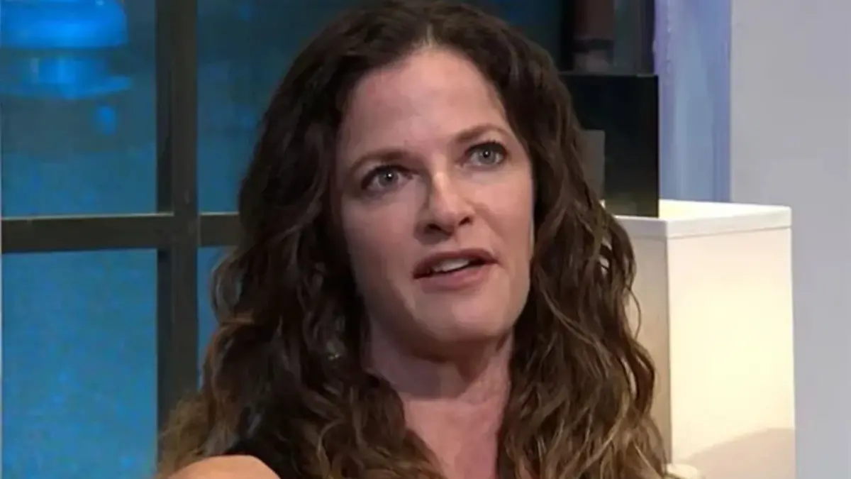 Andrea Elson alias Lynn Tanner