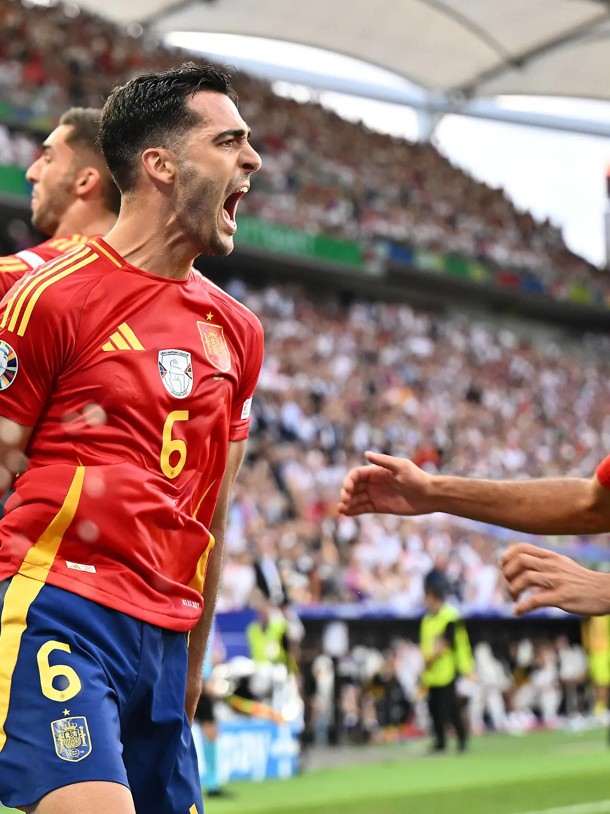 05.07.2024, xscotx, Fussball EM 2024 Viertelfinale, Spanien - Deutschland, emspor, v.l. Torjubel nach dem Tor zum celebrating the goal celebrate 2:1 durch Mikel Merino Zazon Spanien Stuttgart *** 05 07 2024, xscotx, Euro 2024 quarter-final, Spain Germany, emspor, v l goal celebration after the goal celebrating the goal celebrate 2 1 by Mikel Merino Zazon Spain Stuttgart