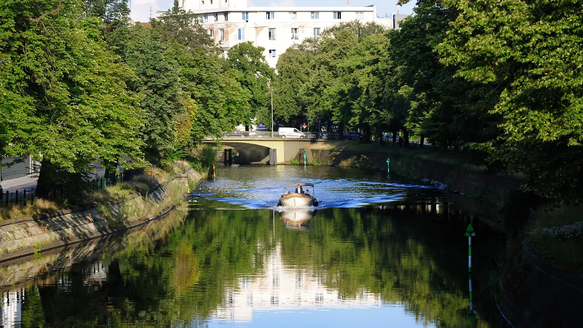 Der rund elf Kilometer lange Landwehrkanal ist ein über die Jahrhunderte geschaffener Nebenarm der Berliner Stadtspree.