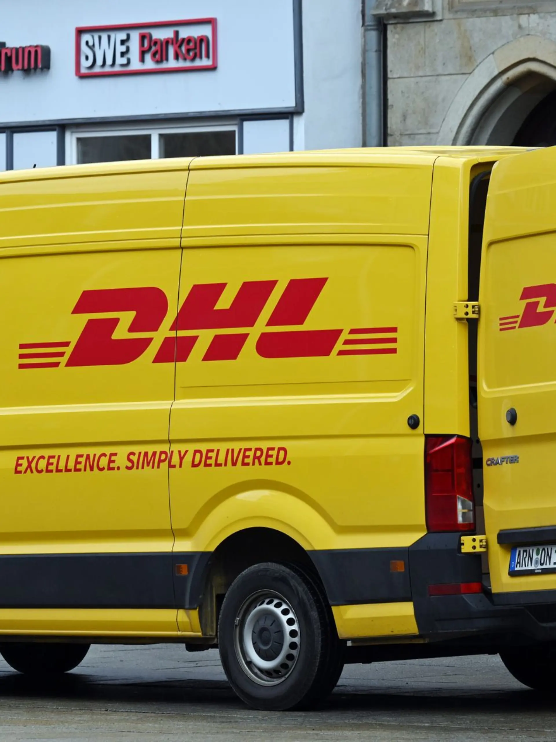 Bild zu: "Große Neuerung bei DHL: Was sich jetzt bei euren Paketen ändert!"