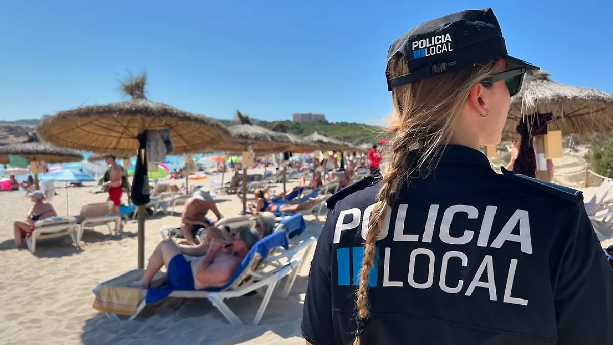Mallorquinische Polizei kontrolliert Strände