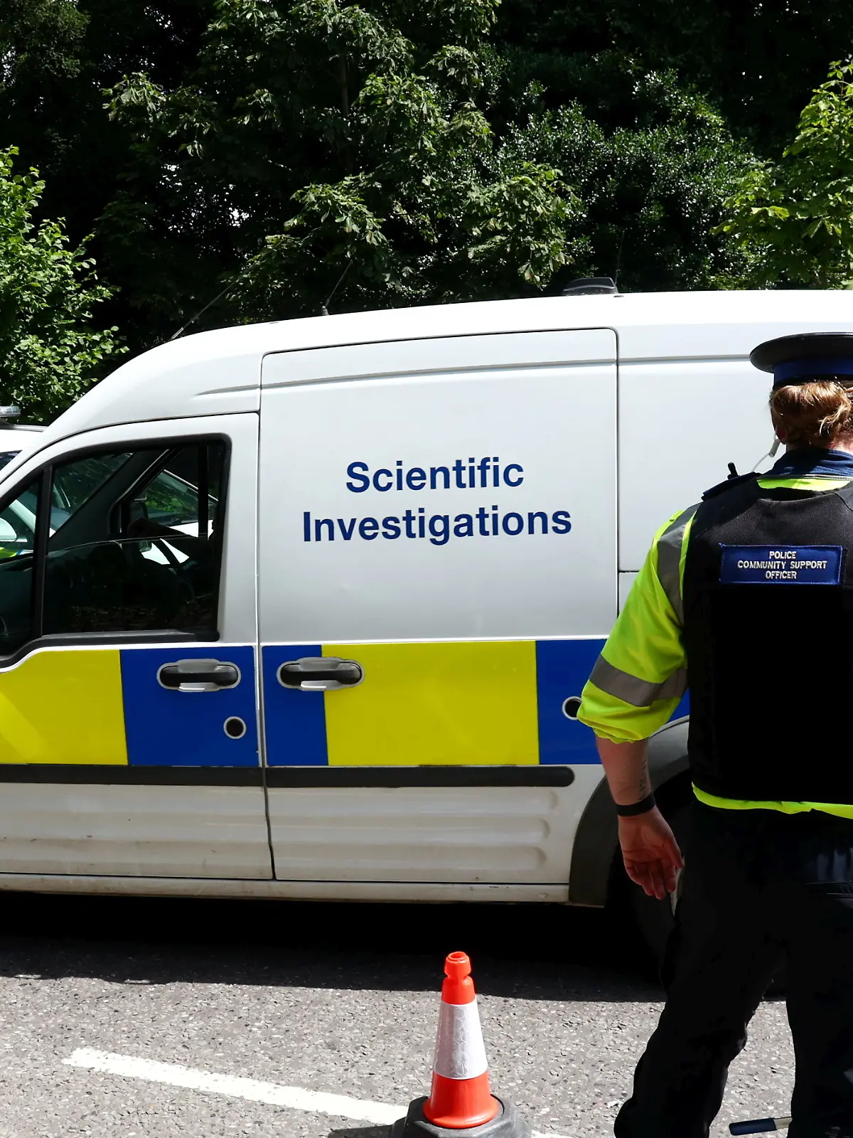 Police at the scene near Clifton Suspension Bridge, Bristol, where a manhunt has been launched following the discovery of two suitcases full of human remains. July 11, 2024. Release date  July 11, 2024. A manhunt is underway after a man ‘dumped two suitcases full of human remains’ on Clifton Suspension Bridge. Police were called to a report of a person acting suspiciously on the landmark at 11.57pm last night, Wednesday July 10. The man had disappeared, but officers made a grim discovery when they checked the contents of a suitcase. A second suitcase was located nearby a short time later. The incident sparked a significant emergency response - including a police helicopter and HM Coastguard helicopter. Avon and Somerset Police say that „locating the man who left the suitcases and identifying the deceased are our priorities”, with the Major Crime Investigation Team launching an urgent probe. 