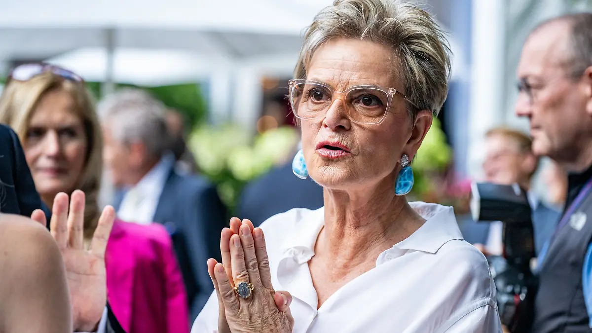 Gloria Fürstin von Thurn und Taxis mischte sich im Park von Schloss St. Emmeram unter die Gäste.