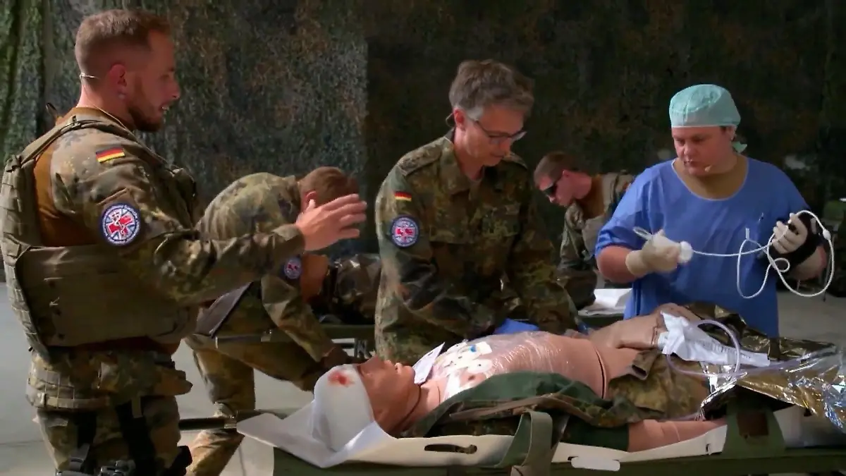 Sanitätsübung der Bundeswehr Sanitäter der Bundeswehr proben den Ernstfall